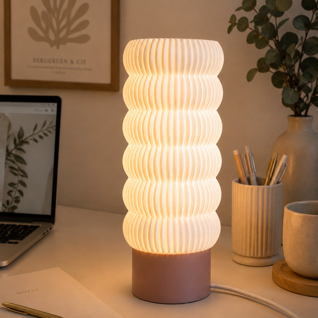 LUMÉA – 3D-gedruckte Design Tischlampe mit Wellenstruktur